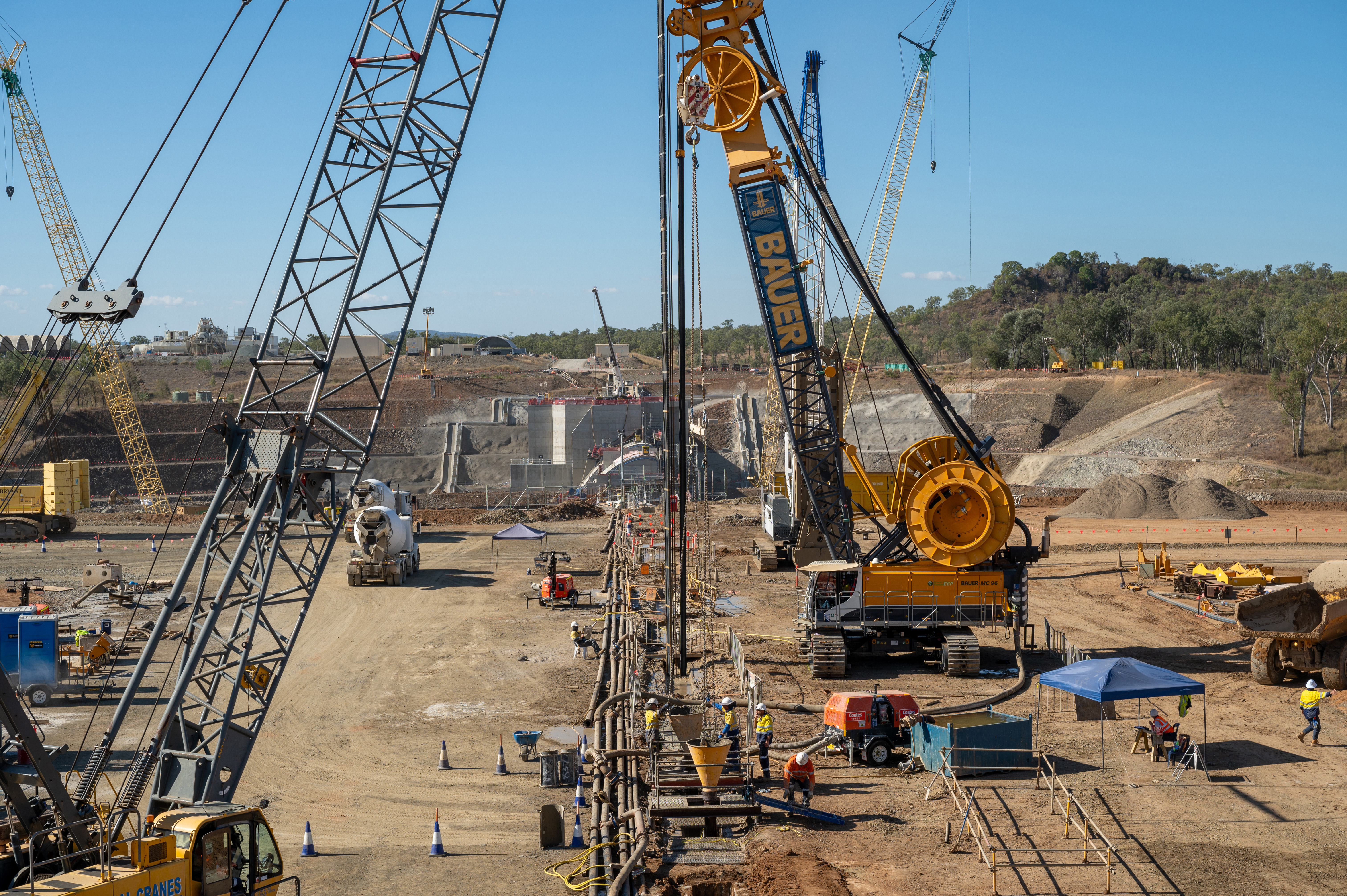 Construction of a cut-off wall in Rockwood Weir